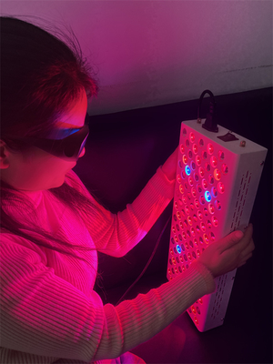 Mua 600W Red Light Therapy Panel with 120 LEDs 8 Wavelengths for Pain Relief sản xuất trực tuyến