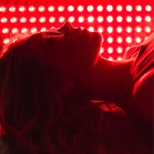 600W Home Ues Thiết bị trị liệu bằng ánh sáng hồng ngoại gần LED Hợp kim nhôm 2